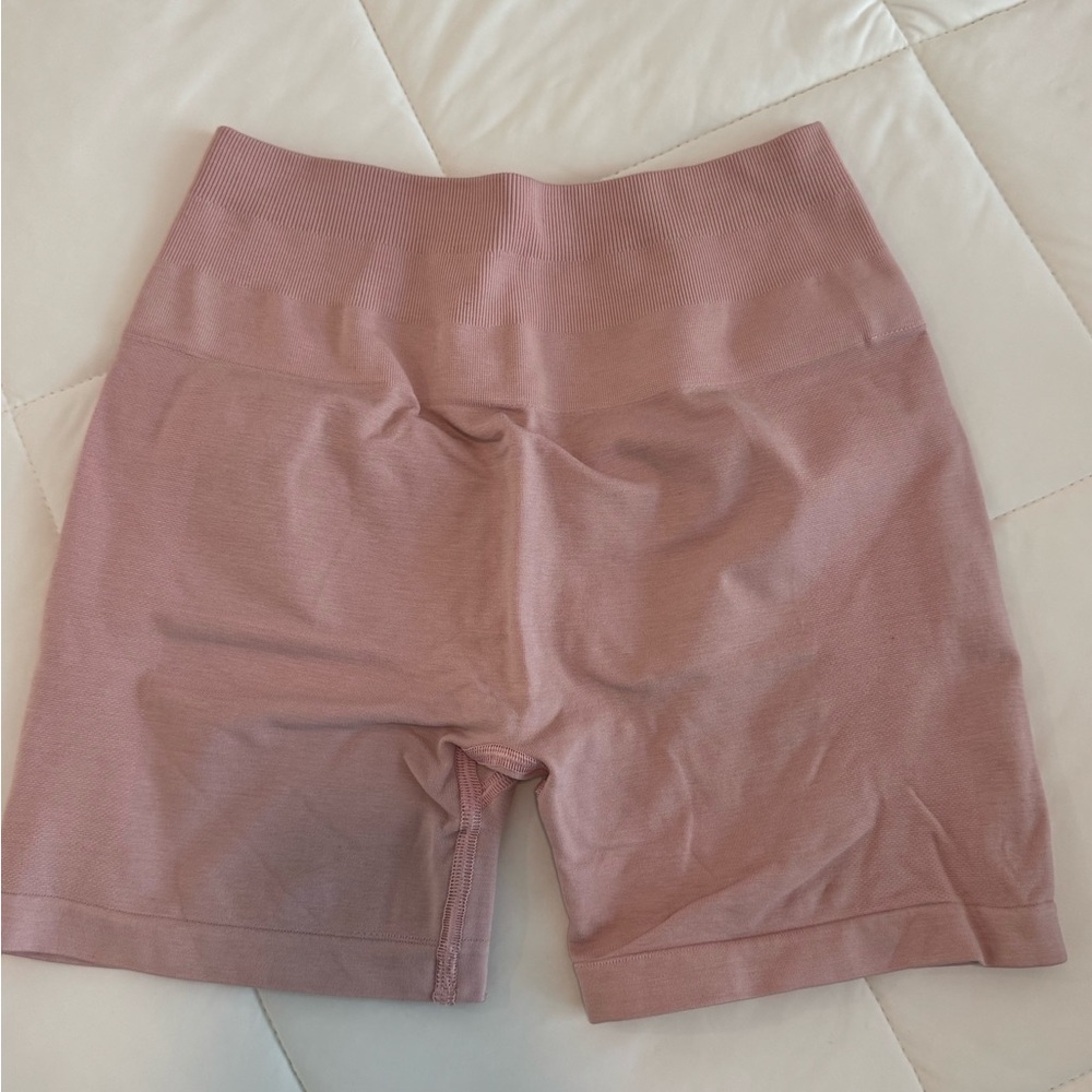 Alphalete Shorts in Soft Pink